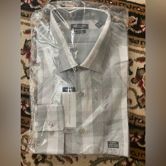 Van Heusen Slim Fit Wrinkle Free Chrome Button Down - Picture 1 of 1